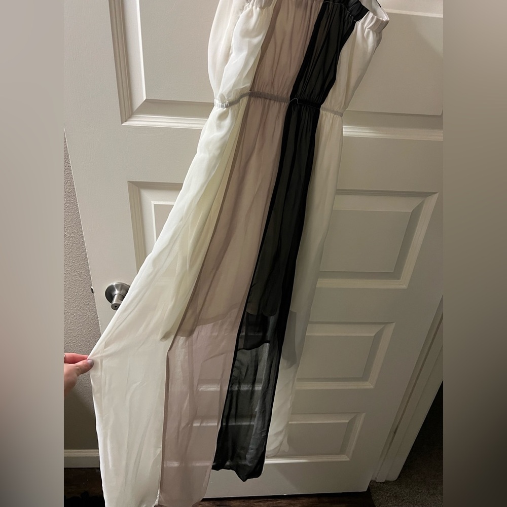Dress - Picture 2 of 5